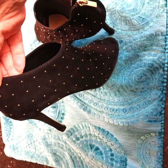 LORD & TAYLOR - Ankle Booties - Picture 4 of 9